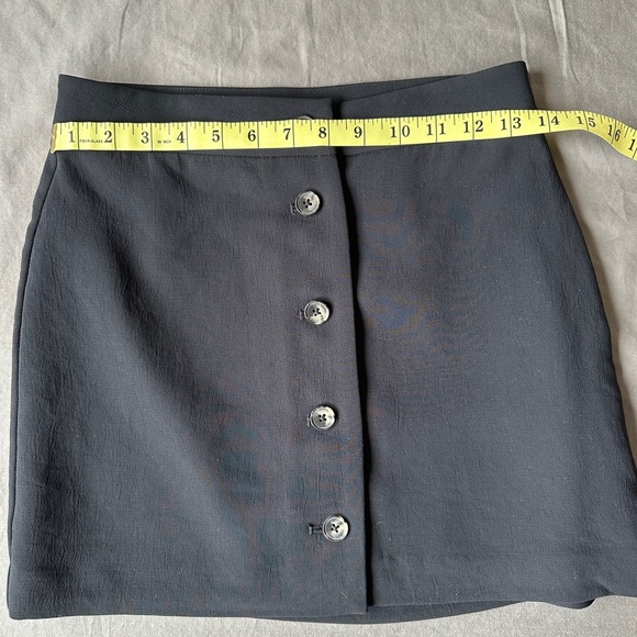 Black Wilfred Aritzia Tai skirt (size 2) - button mini skirt lined - Picture 4 of 5